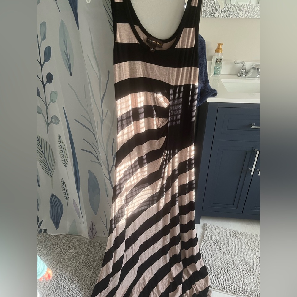 DANA BUCHMAN maxi dress - sz 4- MSRP $100.